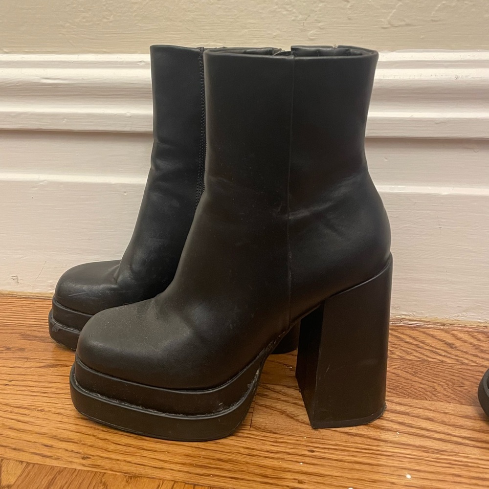 Steve Madden Boots